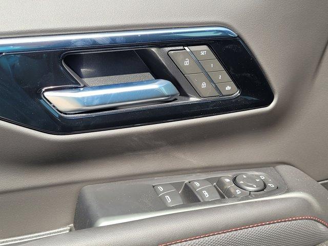 new 2025 Chevrolet Suburban car, priced at $76,624