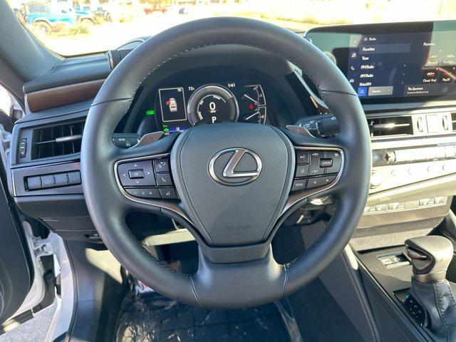 used 2025 Lexus ES 300h car, priced at $50,995