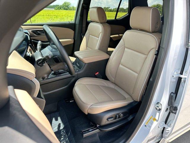used 2023 Chevrolet Traverse car, priced at $42,995