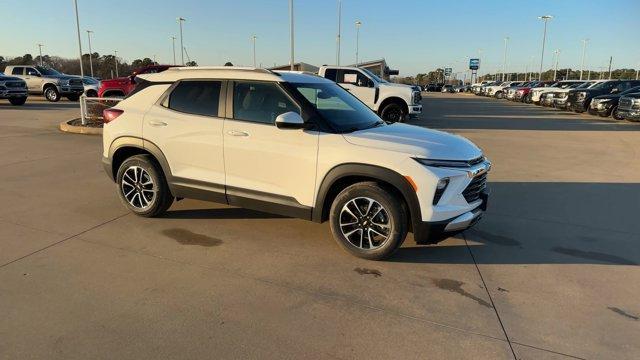 new 2025 Chevrolet TrailBlazer car, priced at $27,125