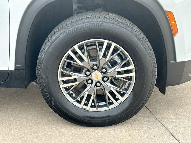 used 2024 Chevrolet Traverse car, priced at $42,995