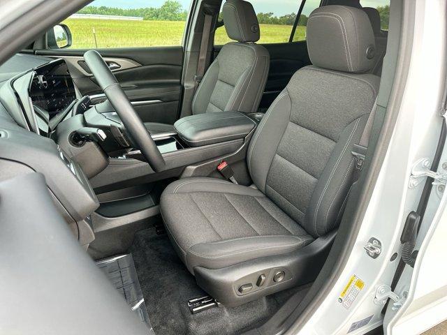 used 2024 Chevrolet Traverse car, priced at $42,995