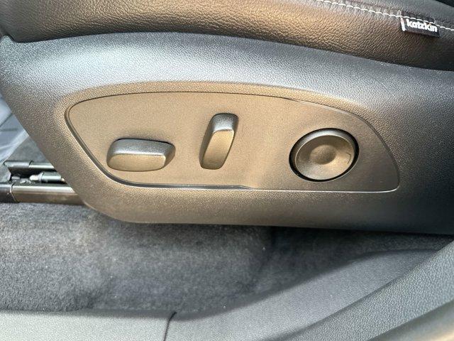 used 2025 Chevrolet Traverse car, priced at $44,995