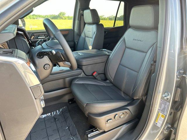 used 2025 GMC Yukon car, priced at $94,995
