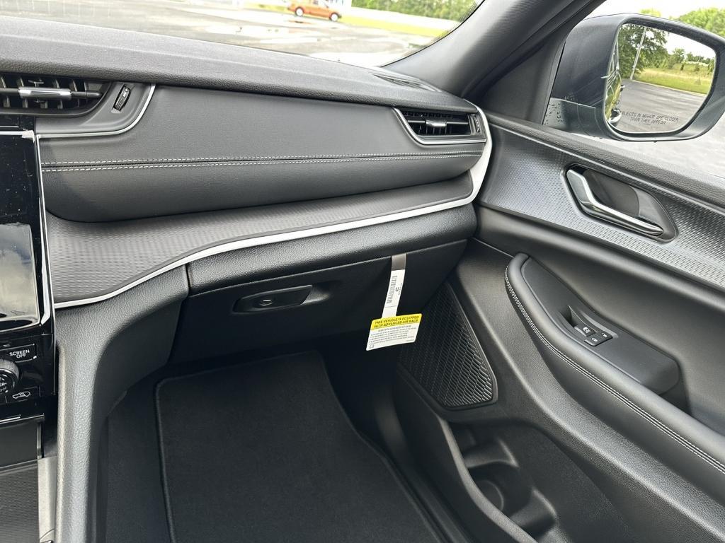 new 2025 Jeep Grand Cherokee L car, priced at $41,085