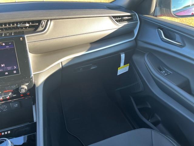 new 2025 Jeep Grand Cherokee L car, priced at $40,848