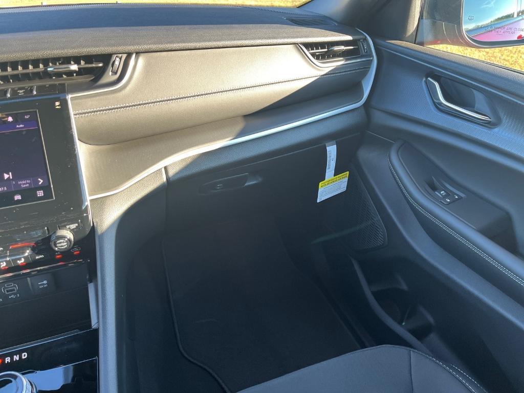 new 2025 Jeep Grand Cherokee L car, priced at $40,848