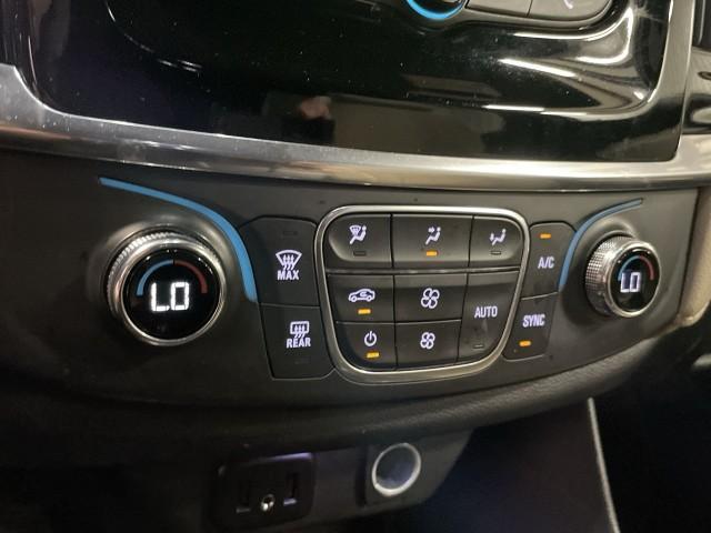 used 2023 Chevrolet Traverse car, priced at $27,253