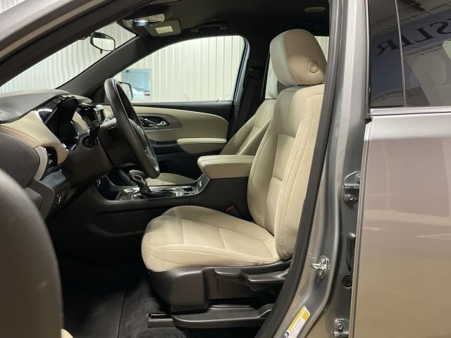used 2023 Chevrolet Traverse car, priced at $27,253