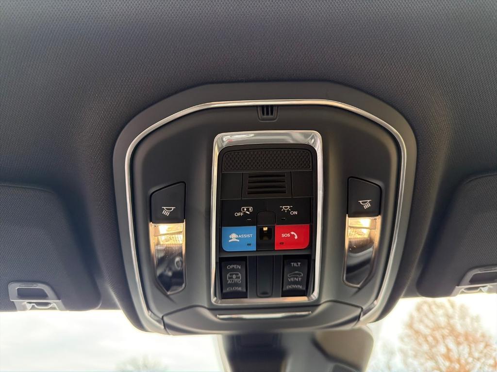 new 2025 Jeep Grand Cherokee car, priced at $36,047