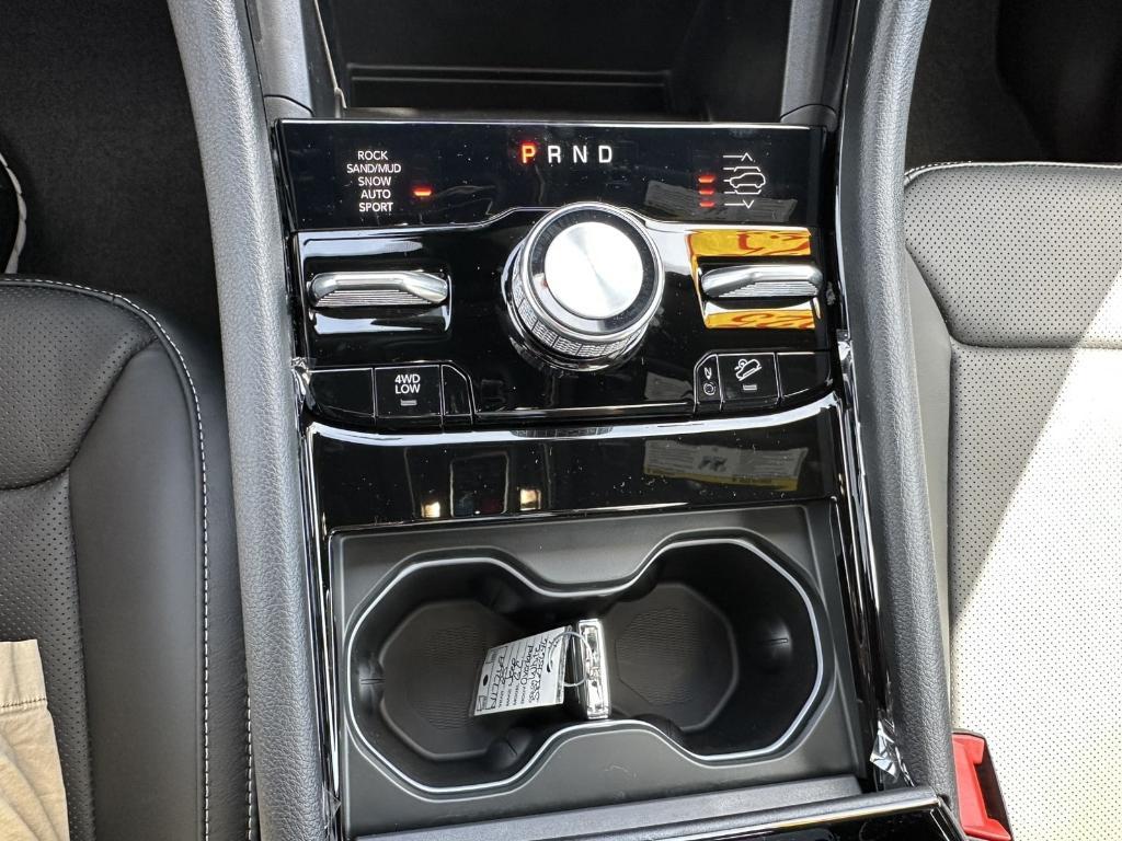 new 2025 Jeep Grand Cherokee car, priced at $55,471
