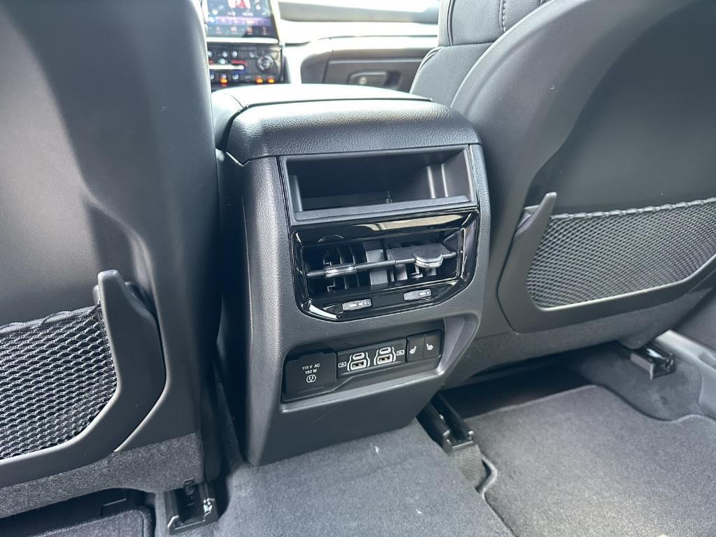 new 2025 Jeep Grand Cherokee car, priced at $55,471