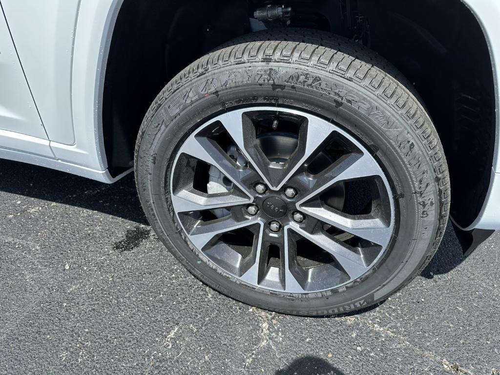 new 2025 Jeep Grand Cherokee car, priced at $55,471