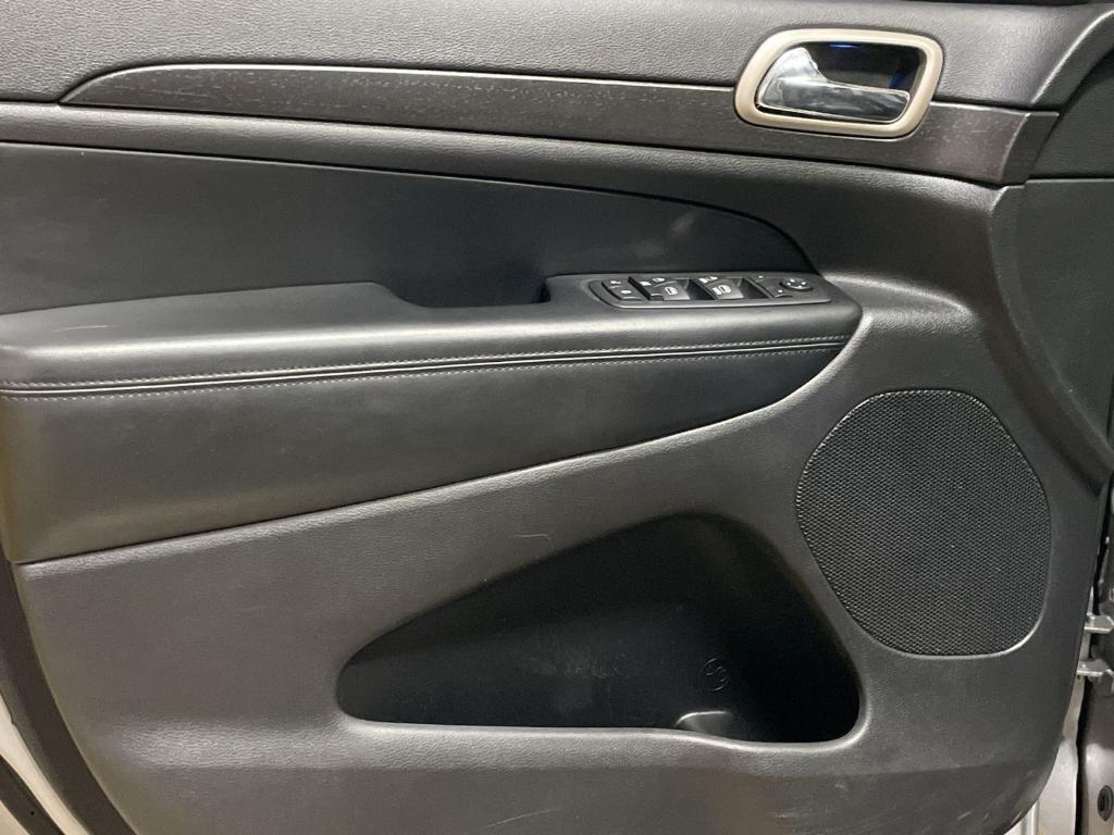 used 2015 Jeep Grand Cherokee car, priced at $16,876
