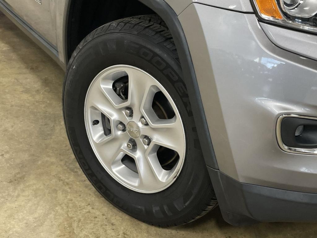 used 2015 Jeep Grand Cherokee car, priced at $16,876