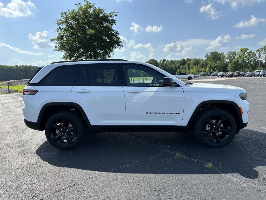new 2025 Jeep Grand Cherokee car, priced at $40,260