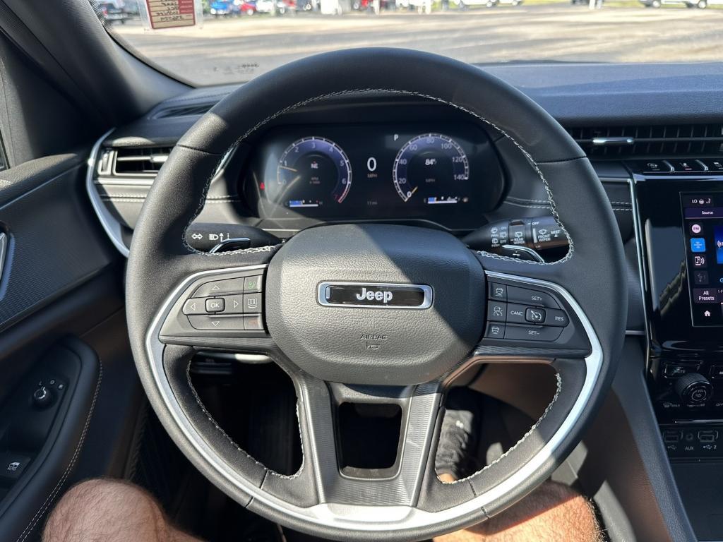 new 2025 Jeep Grand Cherokee car, priced at $40,260