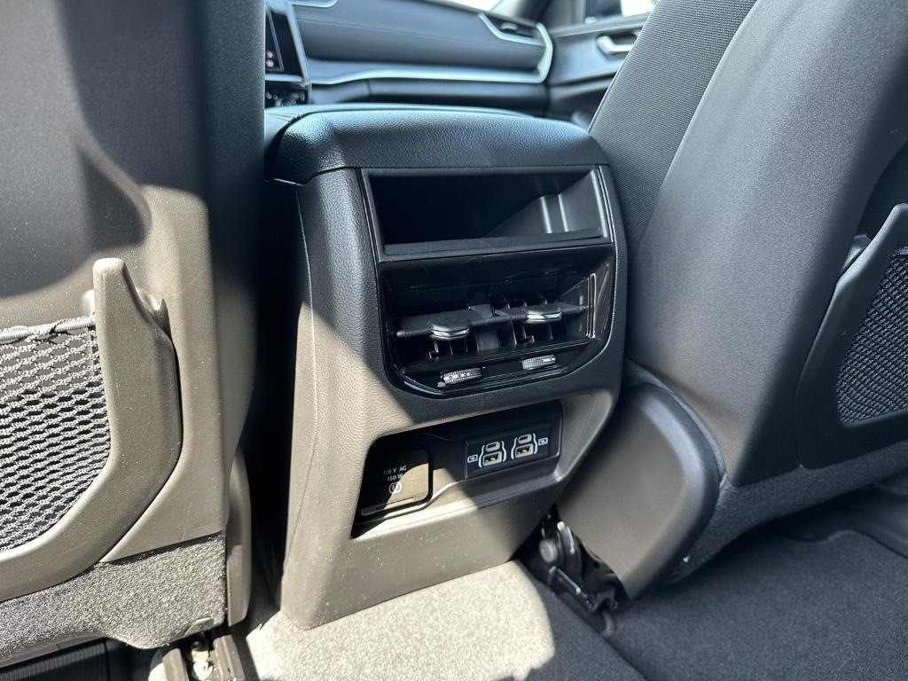 new 2025 Jeep Grand Cherokee car, priced at $40,260