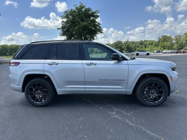 new 2025 Jeep Grand Cherokee car, priced at $59,050