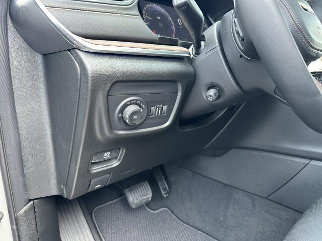 new 2025 Jeep Grand Cherokee car, priced at $59,050