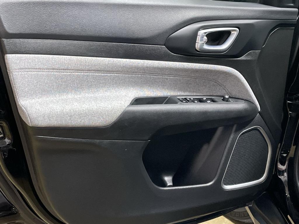 used 2023 Jeep Compass car, priced at $25,989