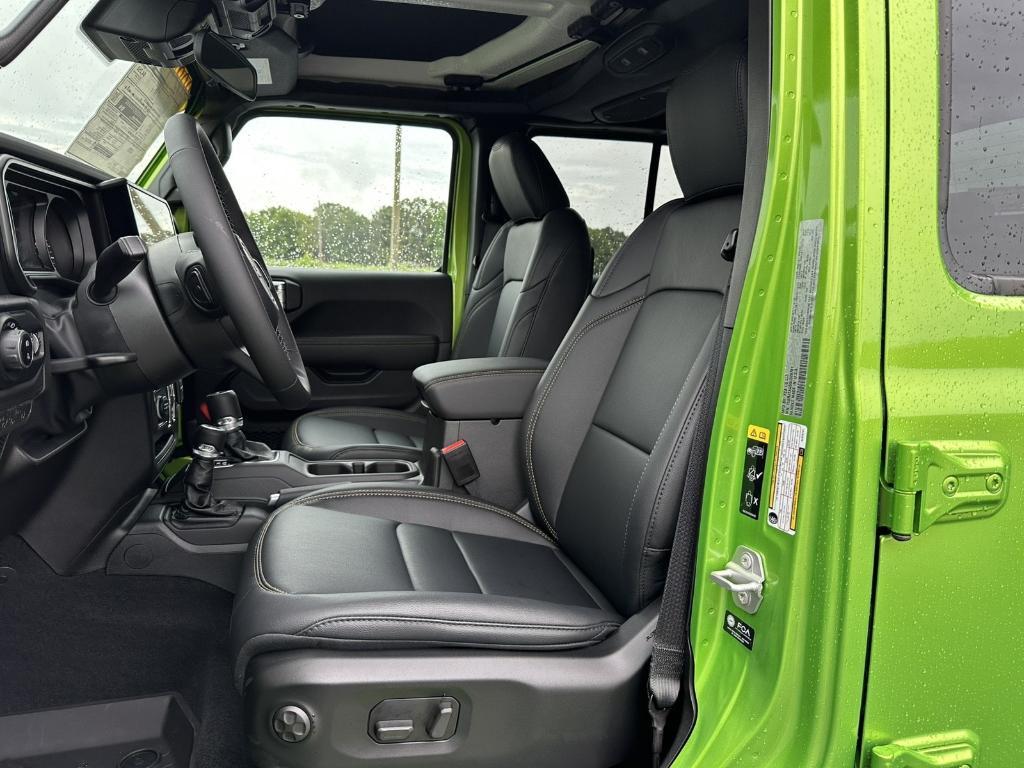 new 2025 Jeep Gladiator car, priced at $51,278