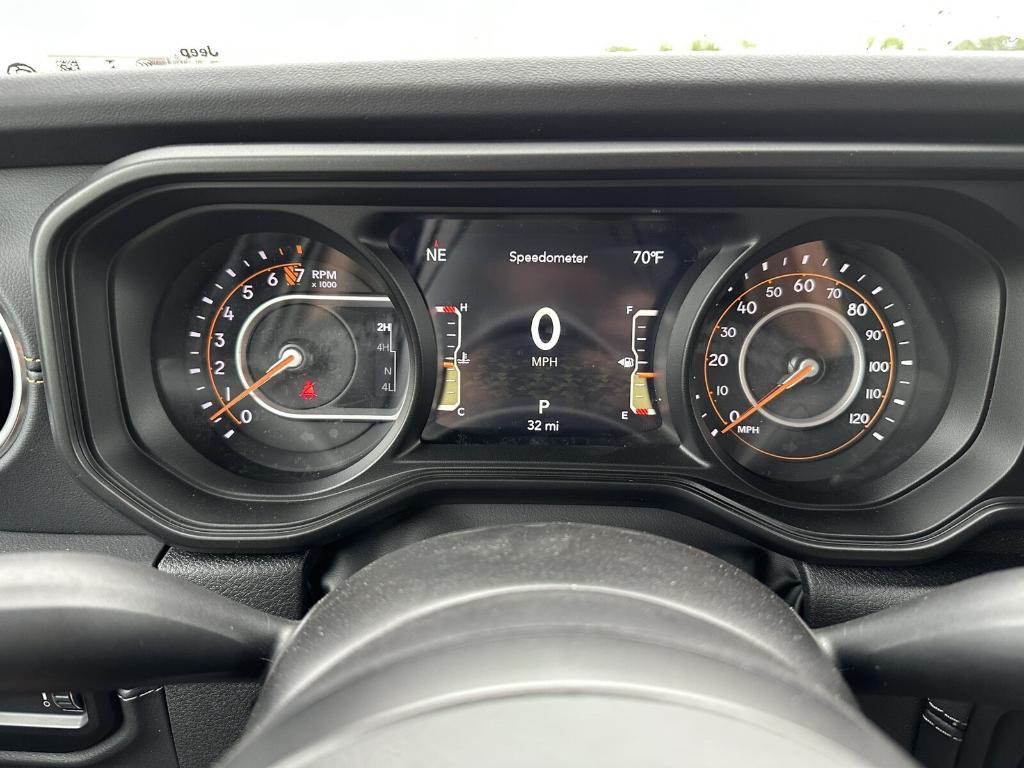 new 2025 Jeep Gladiator car, priced at $51,278