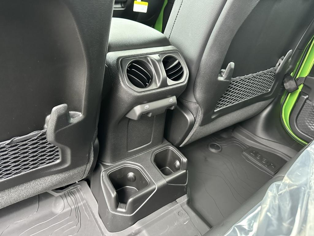 new 2025 Jeep Gladiator car, priced at $51,278