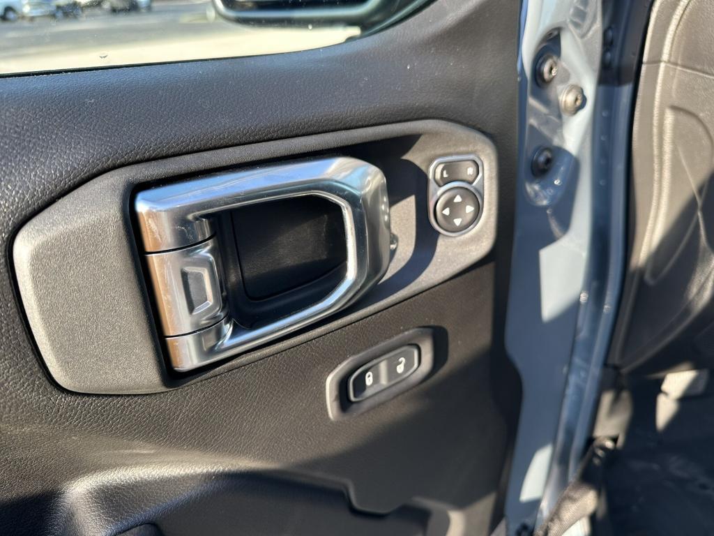 new 2025 Jeep Gladiator car, priced at $43,304