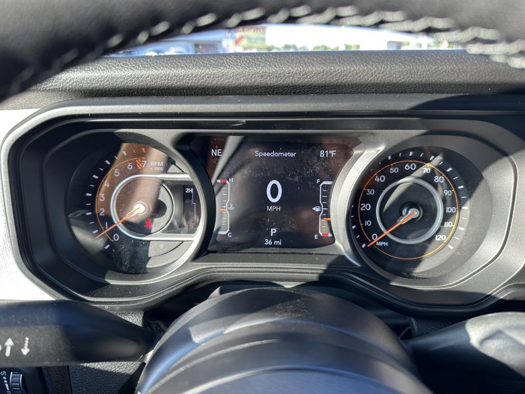 new 2025 Jeep Gladiator car, priced at $48,238