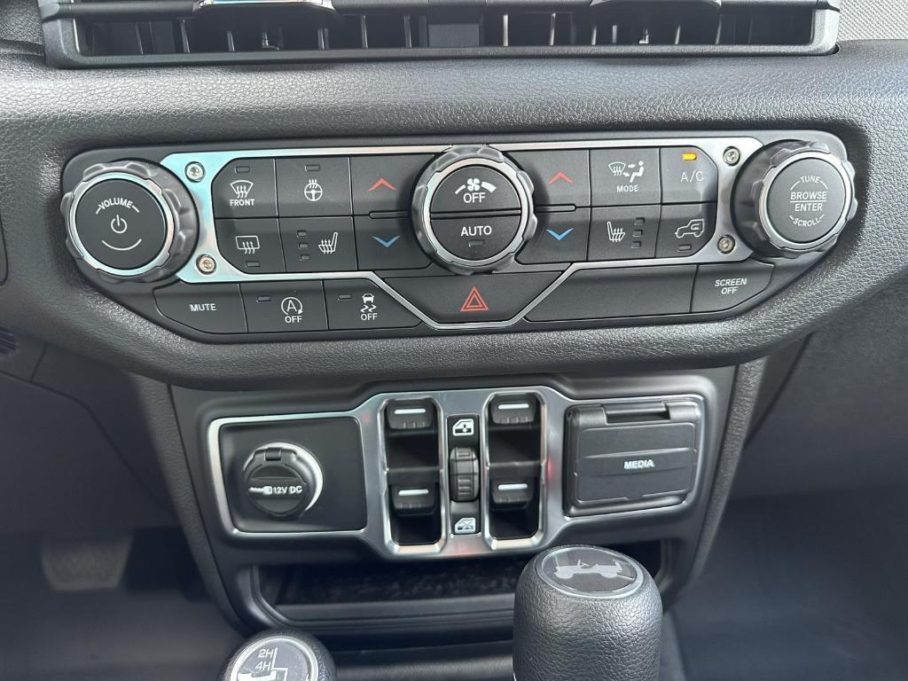 new 2025 Jeep Wrangler car, priced at $44,417