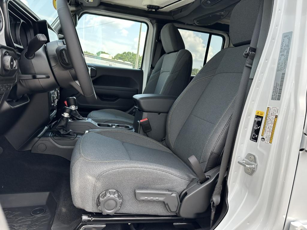 new 2025 Jeep Wrangler car, priced at $44,417