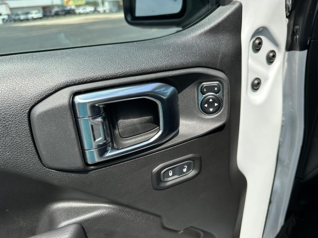 new 2025 Jeep Wrangler car, priced at $44,417