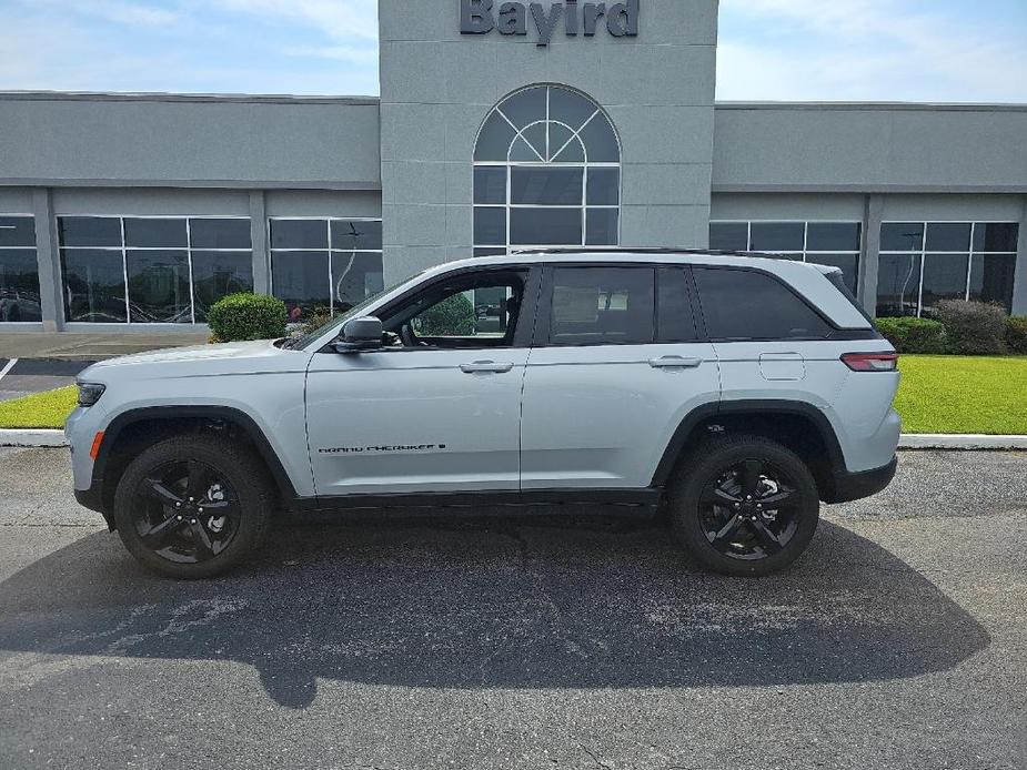 new 2024 Jeep Grand Cherokee car, priced at $40,753