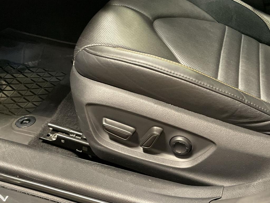 used 2019 Toyota Avalon car, priced at $26,136