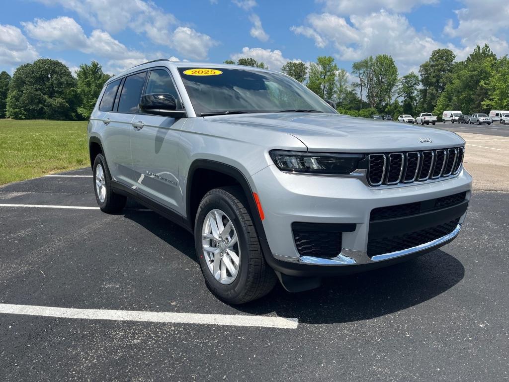 new 2025 Jeep Grand Cherokee L car, priced at $42,929