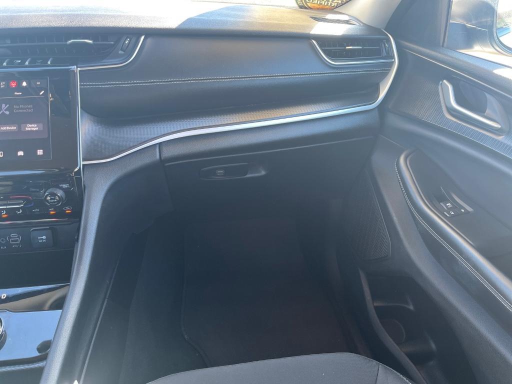 used 2024 Jeep Grand Cherokee car, priced at $31,875