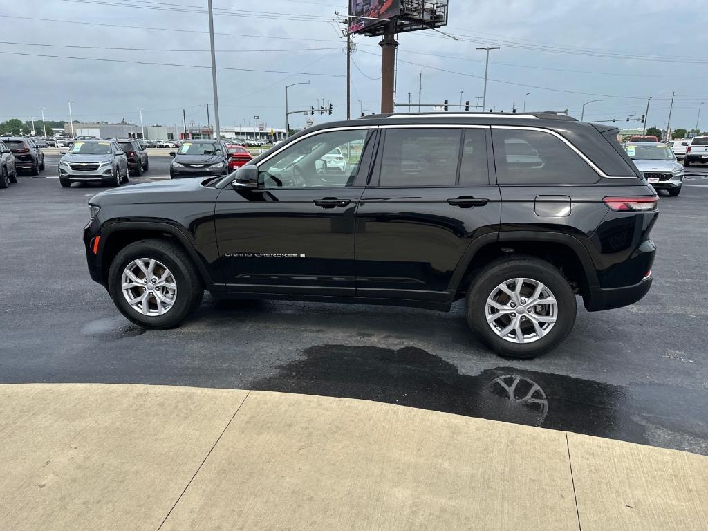 used 2022 Jeep Grand Cherokee car, priced at $34,999
