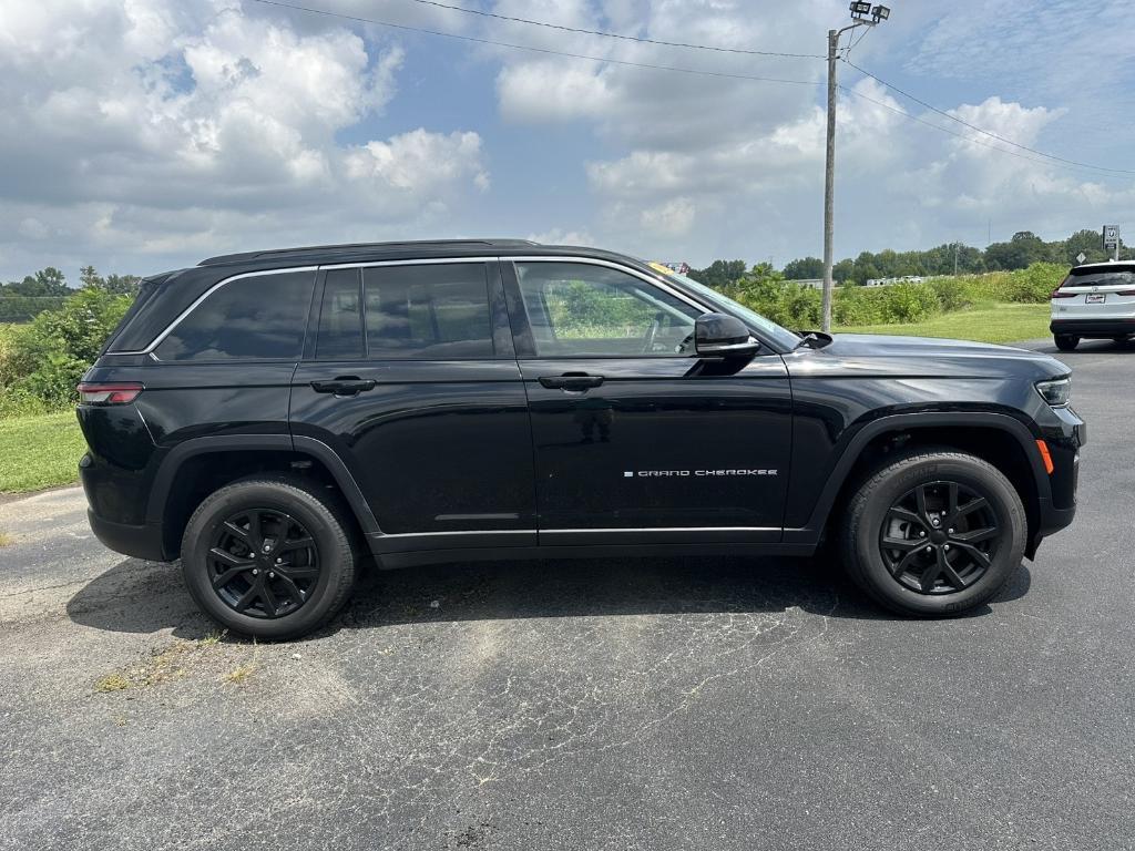 used 2022 Jeep Grand Cherokee car, priced at $31,800