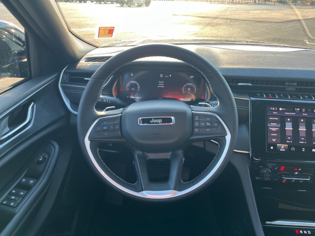 new 2025 Jeep Grand Cherokee car, priced at $44,175