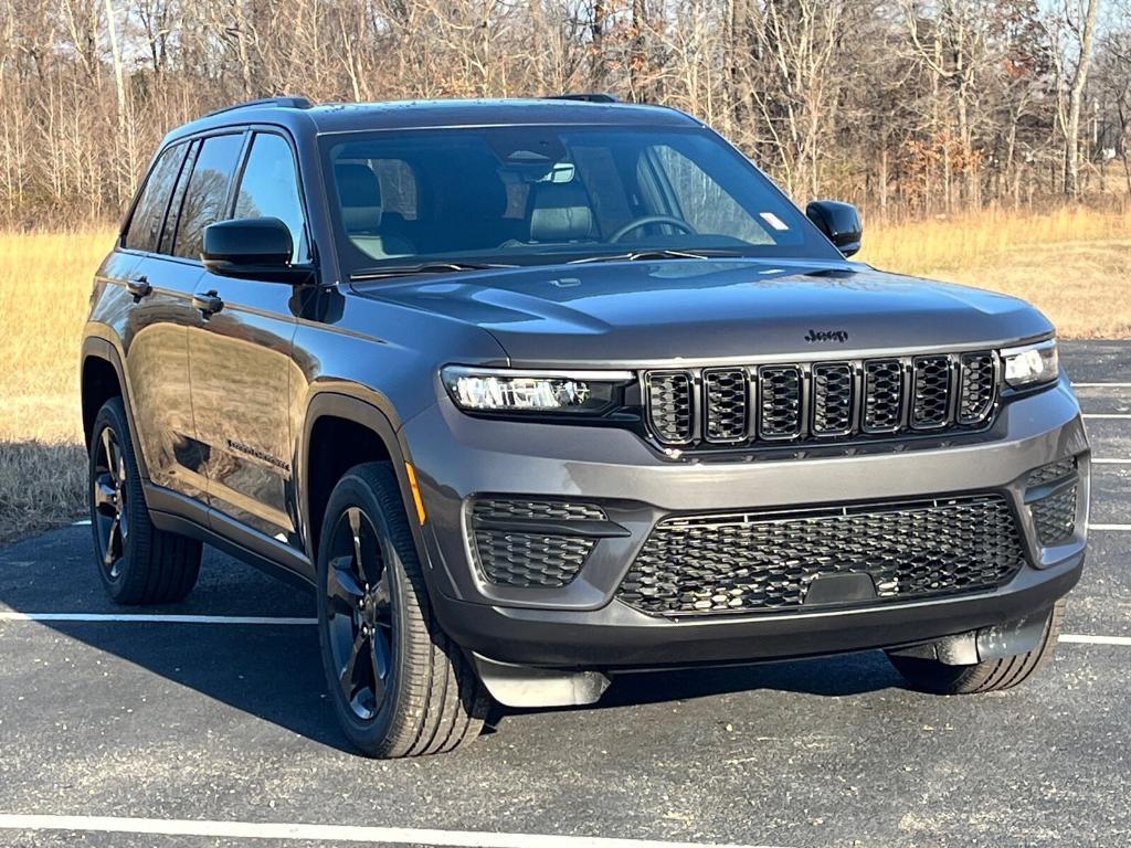 new 2025 Jeep Grand Cherokee car, priced at $44,175