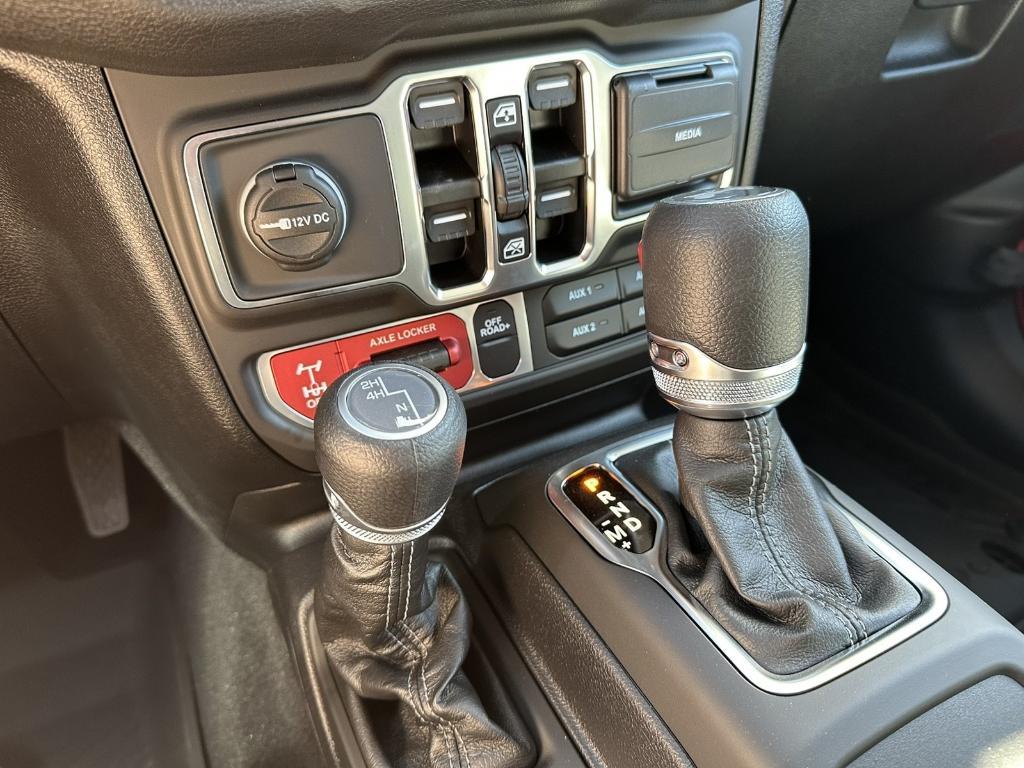 new 2025 Jeep Wrangler car, priced at $51,085