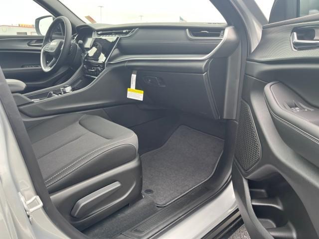 new 2025 Jeep Grand Cherokee car, priced at $36,386