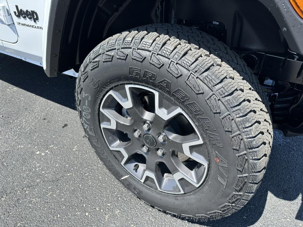 new 2025 Jeep Wrangler car, priced at $55,222