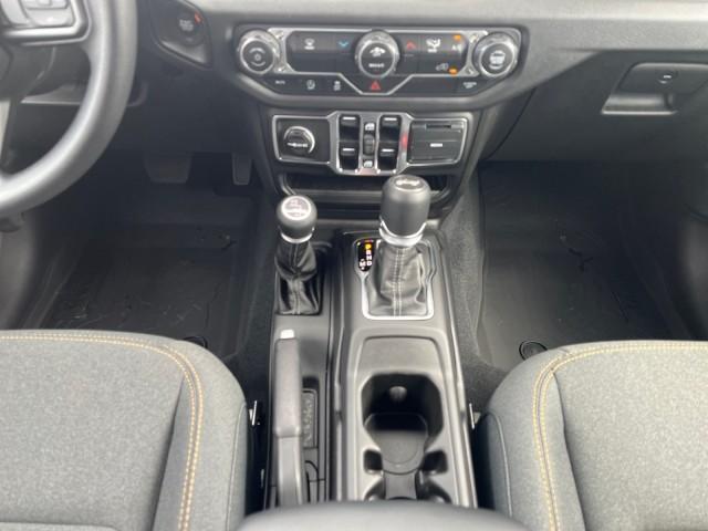 new 2025 Jeep Wrangler car, priced at $41,728