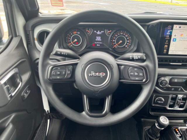new 2025 Jeep Wrangler car, priced at $41,728