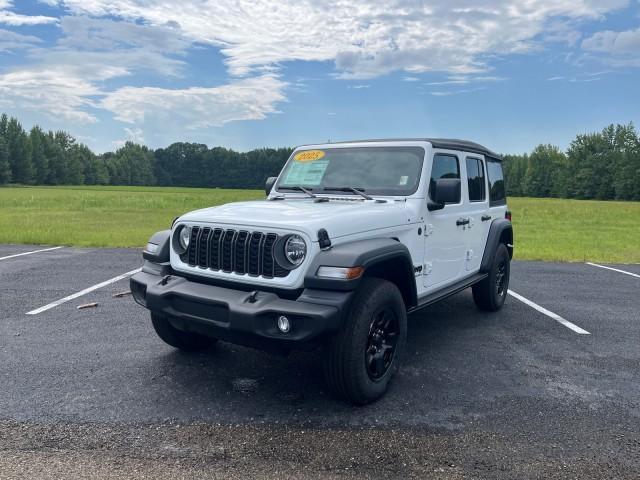 new 2025 Jeep Wrangler car, priced at $41,728