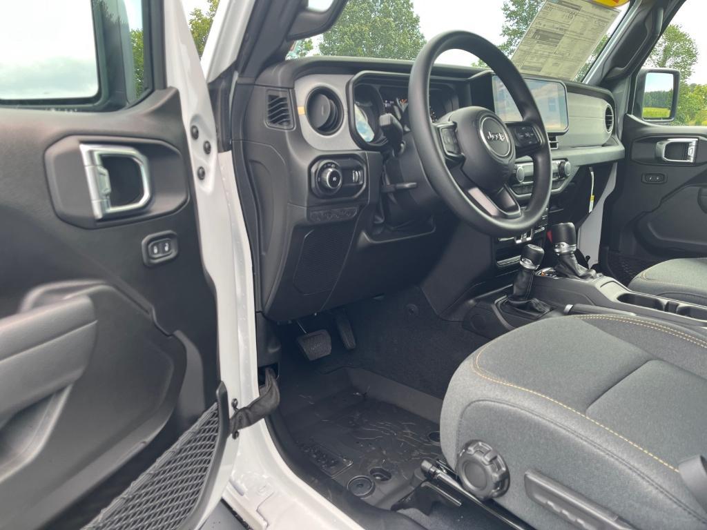 new 2025 Jeep Wrangler car, priced at $38,480