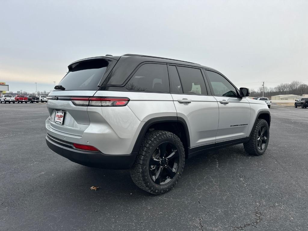 new 2025 Jeep Grand Cherokee car, priced at $44,175