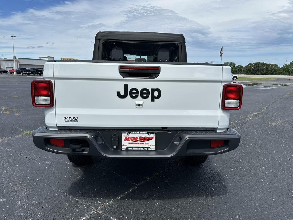 new 2025 Jeep Gladiator car, priced at $38,557